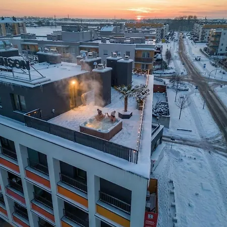 Luxury Sky Jagodno With Jacuzzi Parking & Terrace By Renters Prestige アパート