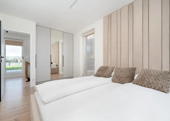 Luxury Sky Jagodno With Jacuzzi Parking & Terrace By Renters Prestige Wroclaw