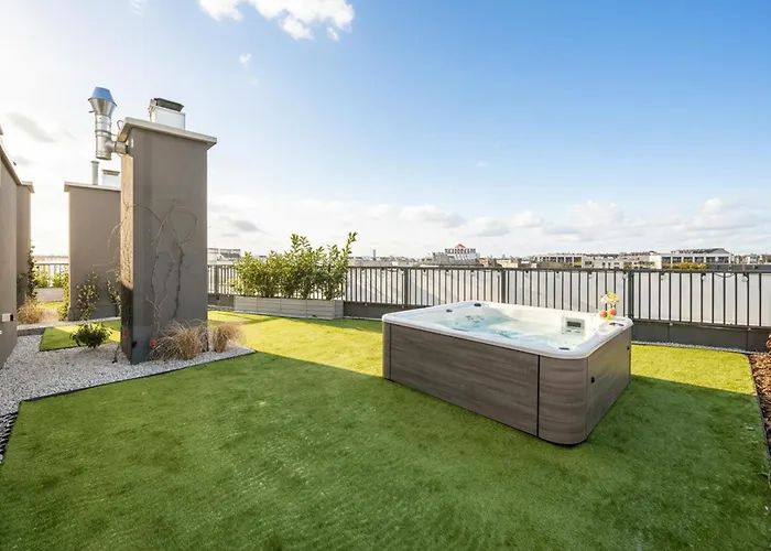 Luxury Sky Jagodno With Jacuzzi Parking & Terrace By Renters Prestige Διαμέρισμα