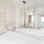 Luxury Sky Jagodno With Jacuzzi Parking & Terrace By Renters Prestige فروتسواف