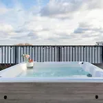 شقة Luxury Sky Jagodno With Jacuzzi Parking & Terrace By Renters Prestige