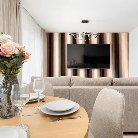 Luxury Sky Jagodno With Jacuzzi Parking & Terrace By Renters Prestige Lejlighed *