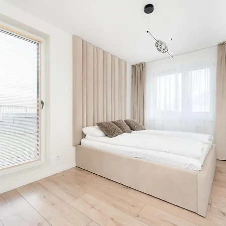 Luxury Sky Jagodno With Jacuzzi Parking & Terrace By Renters Prestige *