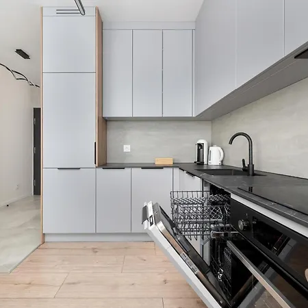 Luxury Sky Jagodno With Jacuzzi Parking & Terrace By Renters Prestige Apartament *